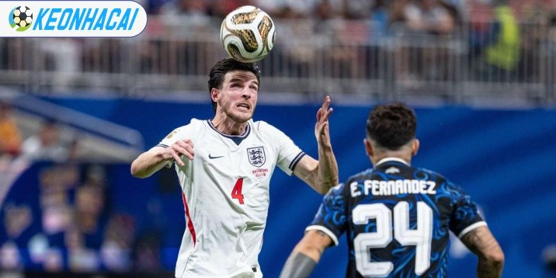 Declan Rice thi đấu khá tốt trong trận gặp Argentina