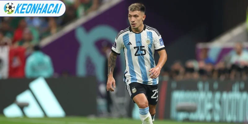Lisandro Martínez Và Cristian Romero Đủ Điều Kiện Ra Sân Trận Ai Cập 1 Sự xuất hiện của cặp trung vệ gia tăng sức mạnh cho Argentina